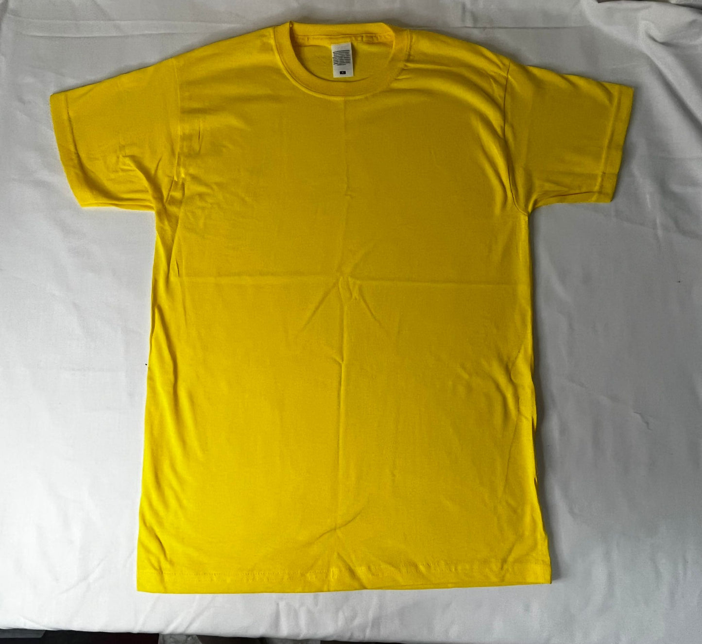 Yellow round neck short sleeve.